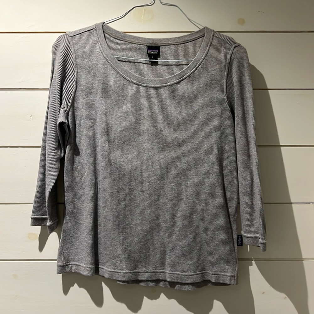 Patagonia, waffle long sleeve (3/4) , never worn , no tags . New